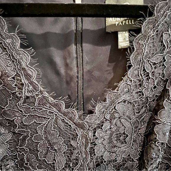 Adrianna Papell navy with lace sleeveless formal evening gown. Women size 8 - Picture 4 of 6